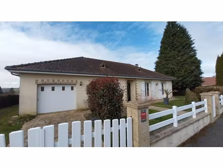 location maison 4 pièces 105 m² à saint-yrieix-la-perche (87500)  950 €