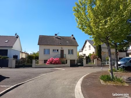 charmante maison au cœur de mainvilliers. un lieu idéal pour accueillir votre famille dès 