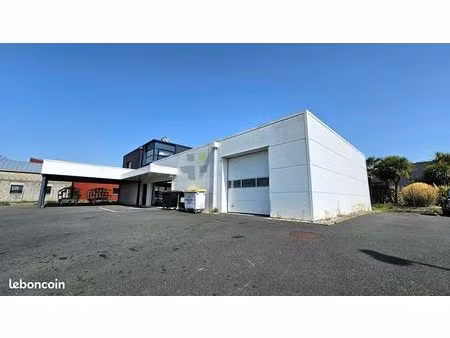 local 323 m² fouesnant