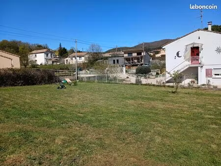 terrain constructible bien situé