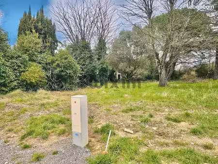 terrain 590 m² saint-théodorit