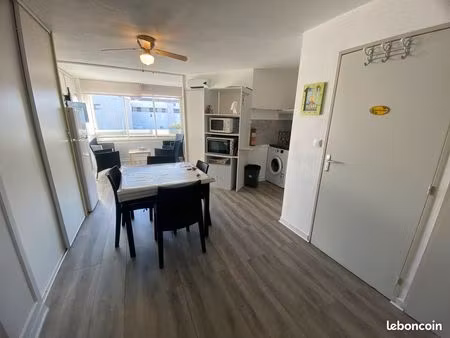 f2 résidence sécuriséeavec piscines