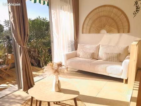 apt t2 41 m2-port camargue-entièrement rénové clef en main- piscine - terrasse - 5 min pla