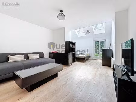immeuble 12 pièces 181 m²