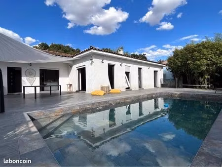 villa proche nîmes 210m2