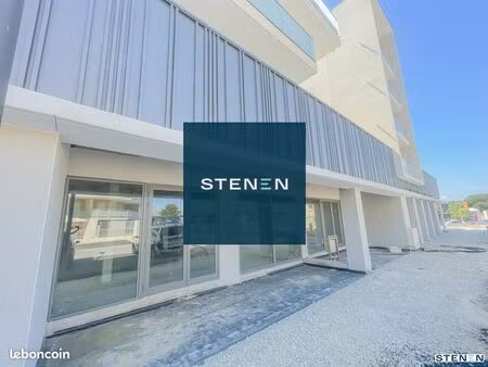 local commercial 742 m²