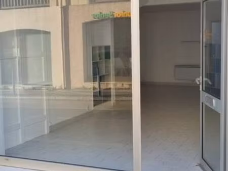vend local commercial de 45m2 au centre ville