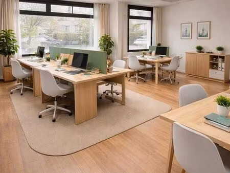 local professionnel 84m2