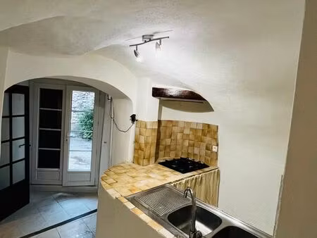 loue t2 traversant de 41 m² - centre de lirac
