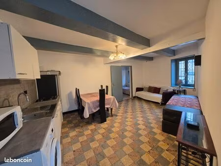 appart meublé disponible au centre d uzès