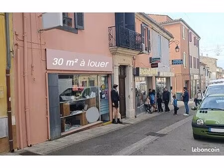 centre vauvert : local commercial