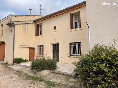 location maison de village 90 m² avec garage