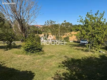 terrain 652 m² cox