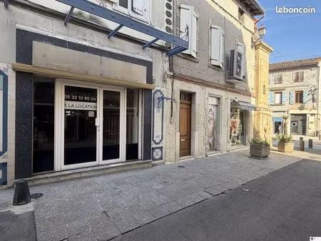 local commercial 28 m² cazeres