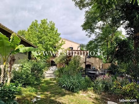 maison de ville 8 pièces 225 m²