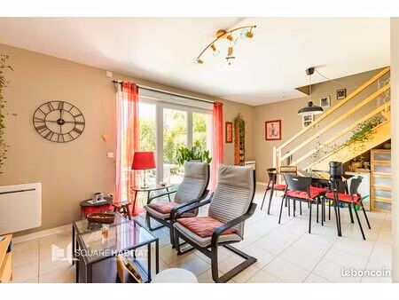 villa 4 pièces 80 m²