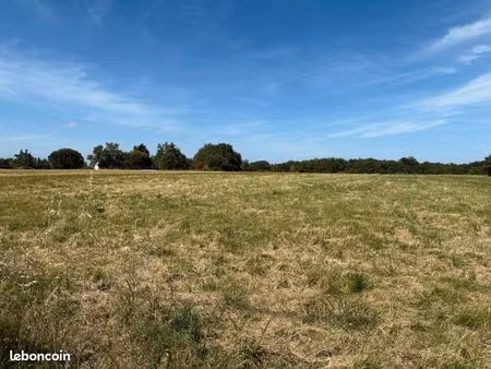 terrain 700 m² gargas