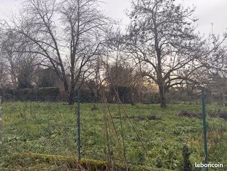 terrain 640 m² le born