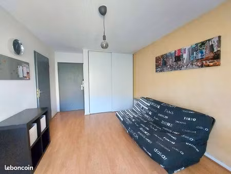 studio 1 pièce 25 m²
