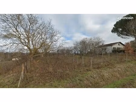terrain 800 m² lanta