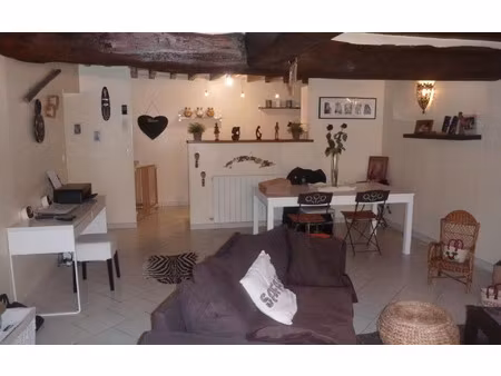 location appartement  69.75 m² t-3 à perthes  870 €