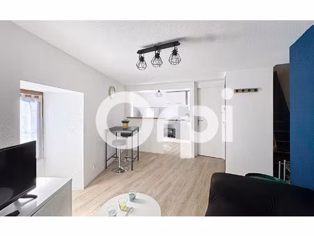 location appartement  45.52 m² t-2 à saint-flour  415 €
