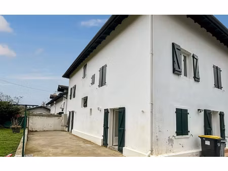 location maison  124.33 m² t-5 à louhossoa  1 300 €