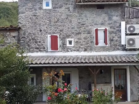 maison de village avec grand jardin