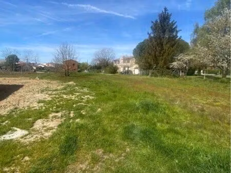 terrain constructible et viabilisé 772 m² – au lherm – lotissement récent et calme