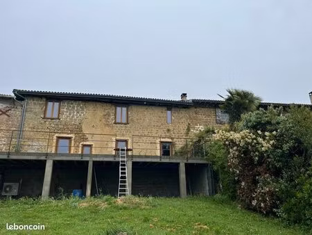 loue maison de village