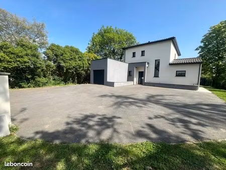 magnifique villa contemporaine de 143m2  climatisée  piscine