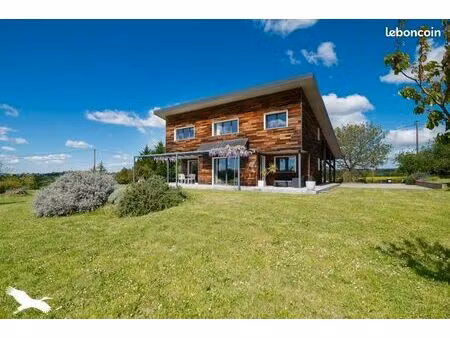 villa 5 pièces 137 m²