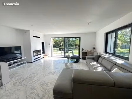 villa 6 pièces 168 m²