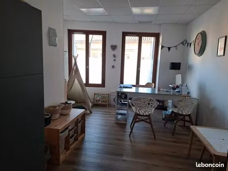 location bureau paramédical