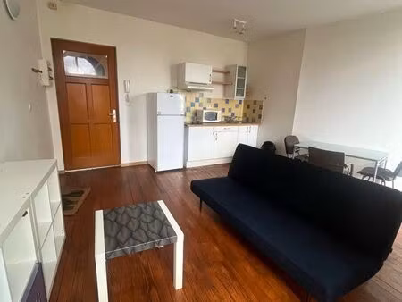 appartement plein sud t1bis 420 charges comprises
