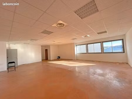 bureaux de 79 m² za le grand pechbonnieu