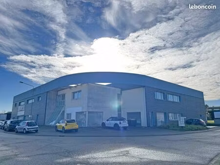 bureaux de 82 m² za le grand  pechbonnieu