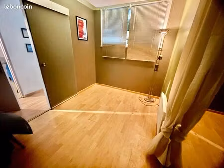 cabinet 7m² rdc  salle d’attente 18m²  + 25 m² d’espaces communs dans complexe santé bien-