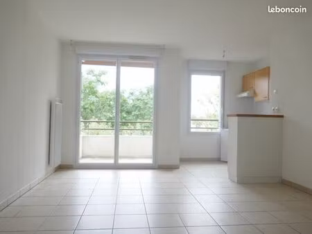 plaisance du touch t2 42 m² avec terrasse et 2 places de parking