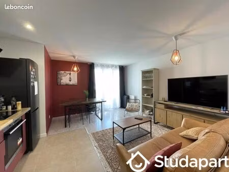 chambre 1 pièce 12 m²