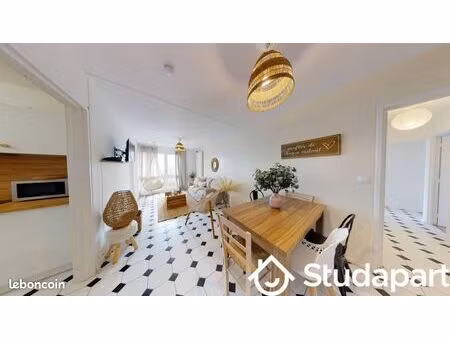 chambre 1 pièce 13 m²