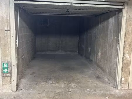 location box fermé – bordeaux (proche place ravezies / leclerc chartrons)