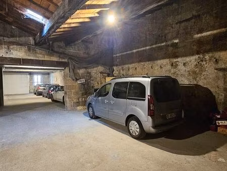 place parking couvert