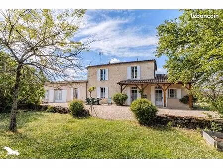 maison 7 pièces 301 m²