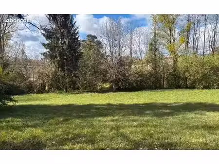 terrain 1 500 m² saint genes de lombaud