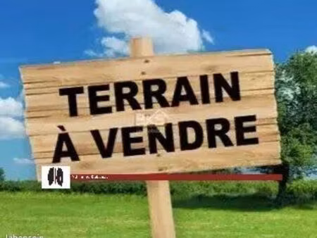 terrain 758 m² landiras