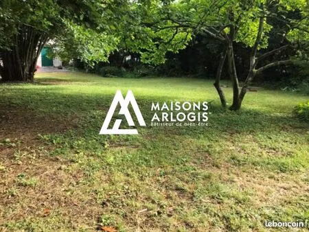 terrain 790 m² parempuyre