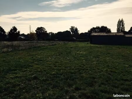 terrain 800 m² saint magne