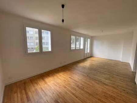 location appartement 3 pièces à lorient (56100) : à louer 3 pièces / 69m² lorient