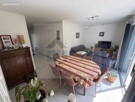 villa 4 pièces 80 m²